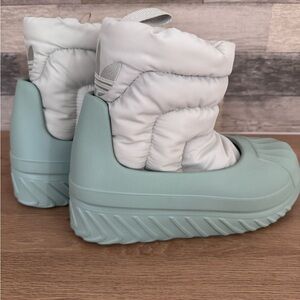 Adidas Women's Winter Boots in White and Mint